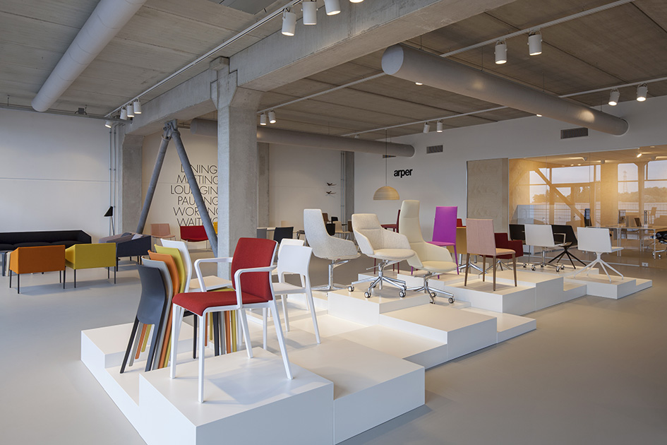 开云（中国） - 坐具|餐椅|办公家具|设计师家具|Norma 餐椅/洽谈椅